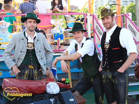 Brauchtumstag auf dem Fr&uuml;hlingsfest Theresienwiese - Volksfest Musiker in M&uuml;nchen